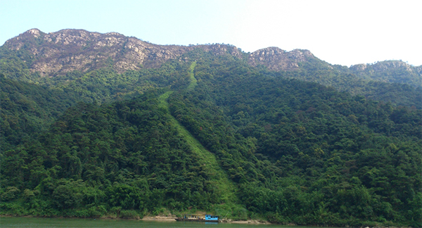 两岸美景